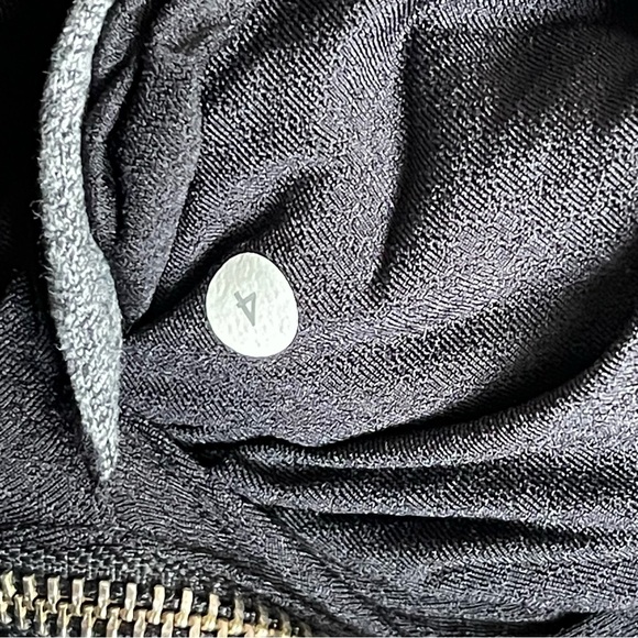 Lululemon Om & Roam Pullover Sz 4 In Heathered Speckled Black / Black - Picture 11 of 11